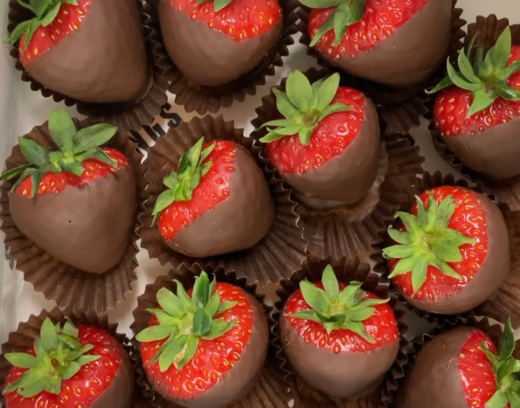12 Belgian chocolate strawberries